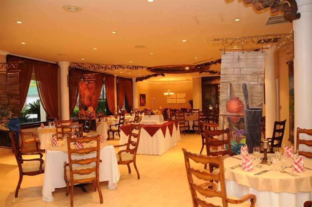 Coral Costa Caribe Beach Resort Хуан Долио Екстериор снимка